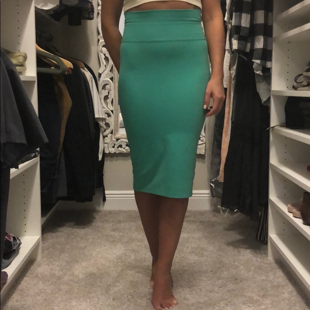Bebe pencil skirt.
